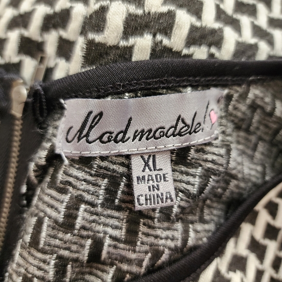 Mod Modele XL Black and White Peplum Dress - Picture 4 of 4